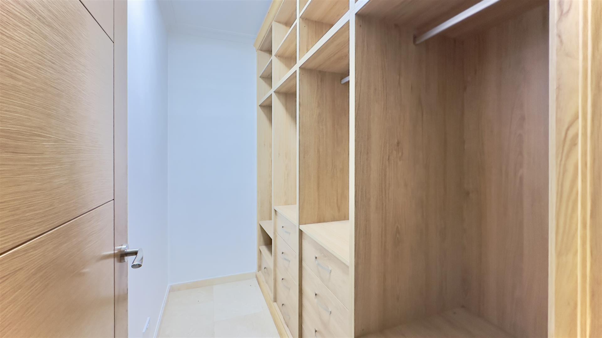 Image of Apartment - 3 Bedrooms - 2 Bathrooms for Sale in Gardiner's View-Gibraltar, Image 10